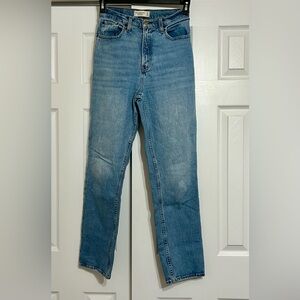Abercrombie & Fitch 90s Straight Ultra High Rise Jeans | Regular Length
